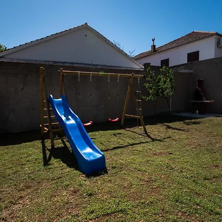 Family Friendly Seaside Seline, Paklenica - 25504 *