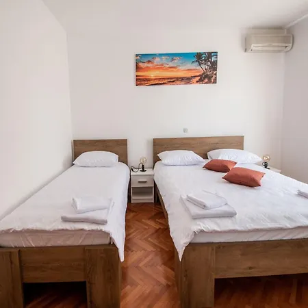 Lejlighed Family Friendly Seaside Seline, Paklenica - 25504 Starigrad Paklenica