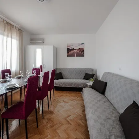 Apartamento Family Friendly Seaside Seline, Paklenica - 25504 *