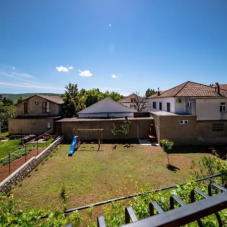 Apartamento Family Friendly Seaside Seline, Paklenica - 25504