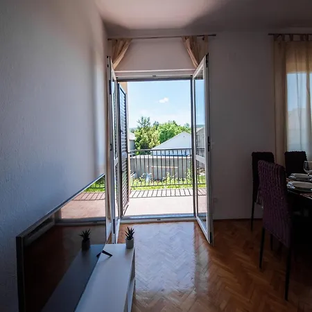 Family Friendly Seaside Seline, Paklenica - 25504 *