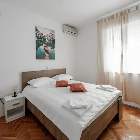 Family Friendly Seaside Seline, Paklenica - 25504 Starigrad Paklenica